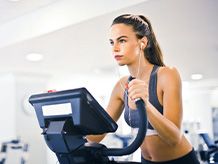 Sport melltartók és toppok nőknek