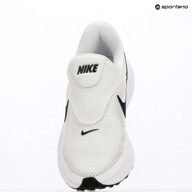 Női futócipő Nike Revolution 8 EasyOn white/wolf grey/black 17