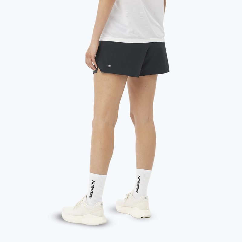 Salomon SHAKEout Core 4" női futónadrág mély fekete 2