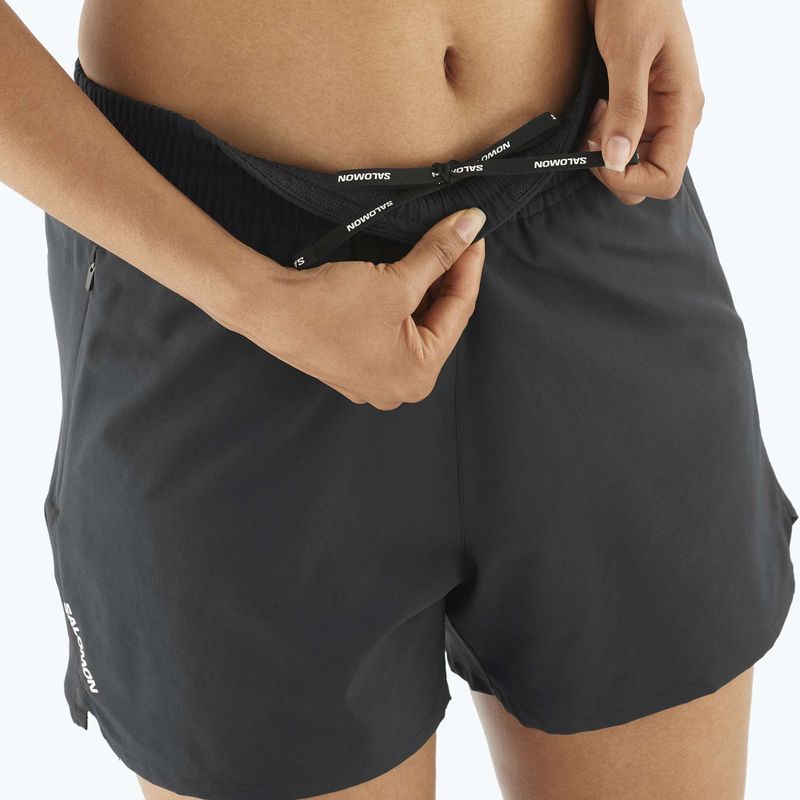 Salomon SHAKEout Core 4" női futónadrág mély fekete 3