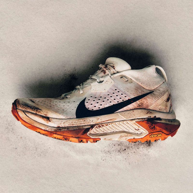 Női futócipő Nike ACG Zegama summit white/phantom/safety orange/black 12